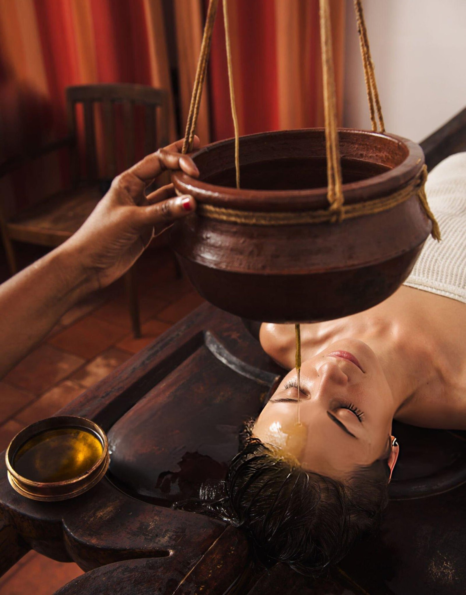 Traditional Shirodhara Therapy – Kerala Ayurvedic Treatment Cost Kerala Ayurvedic Treatment Cost