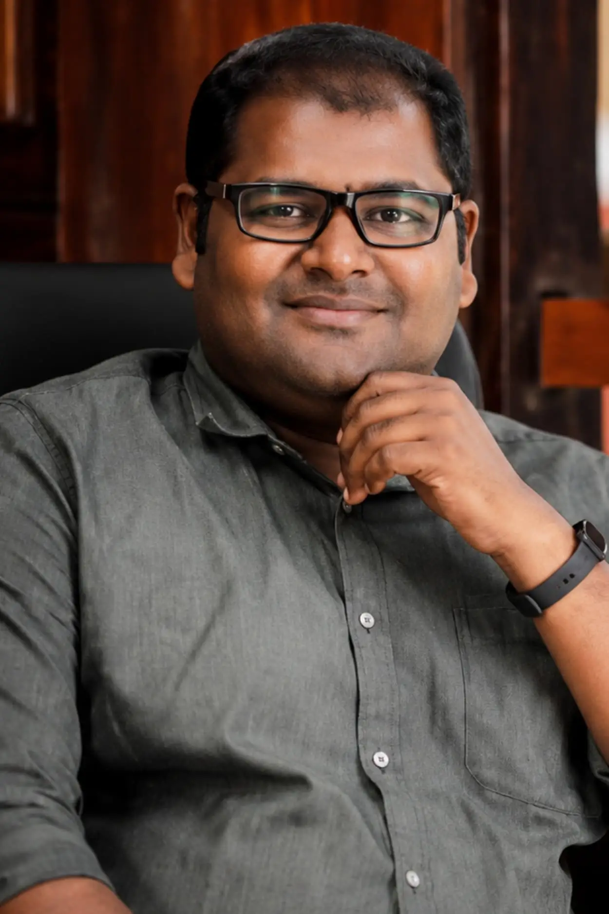Man representing Ayurvedic wellness and personalized care in the Karkidaka Chikitsa Package